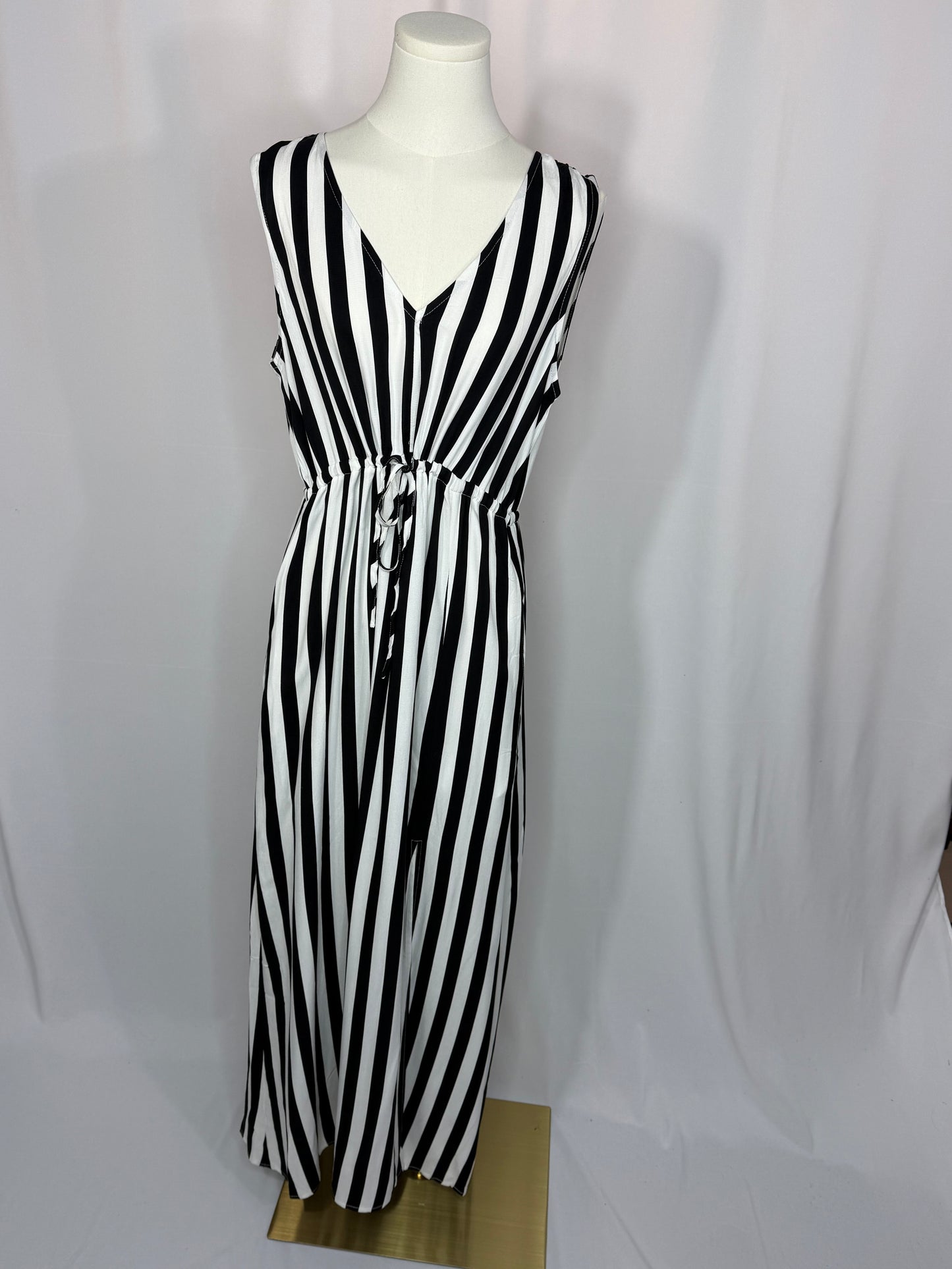 Striped v-neck maxi