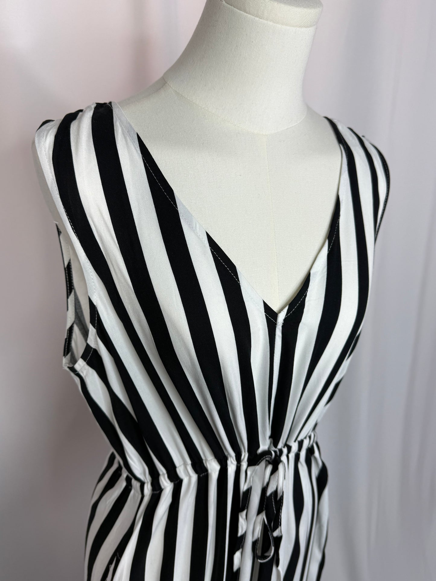 Striped v-neck maxi